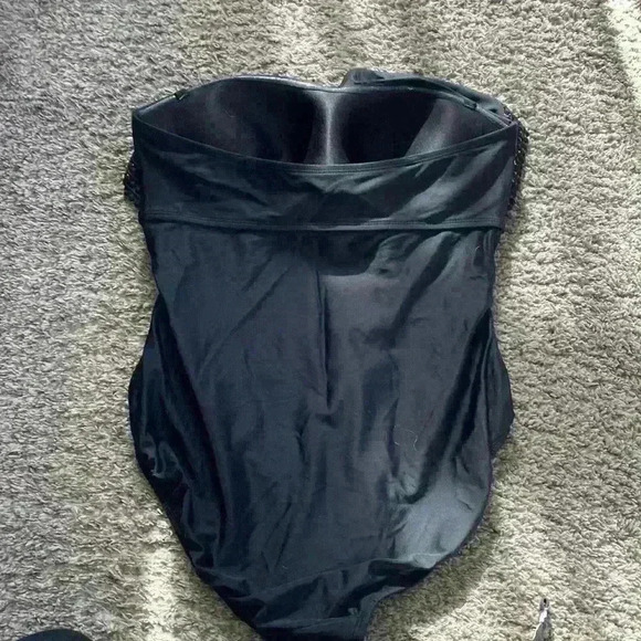 Black one piece swim suit - Picture 4 of 5